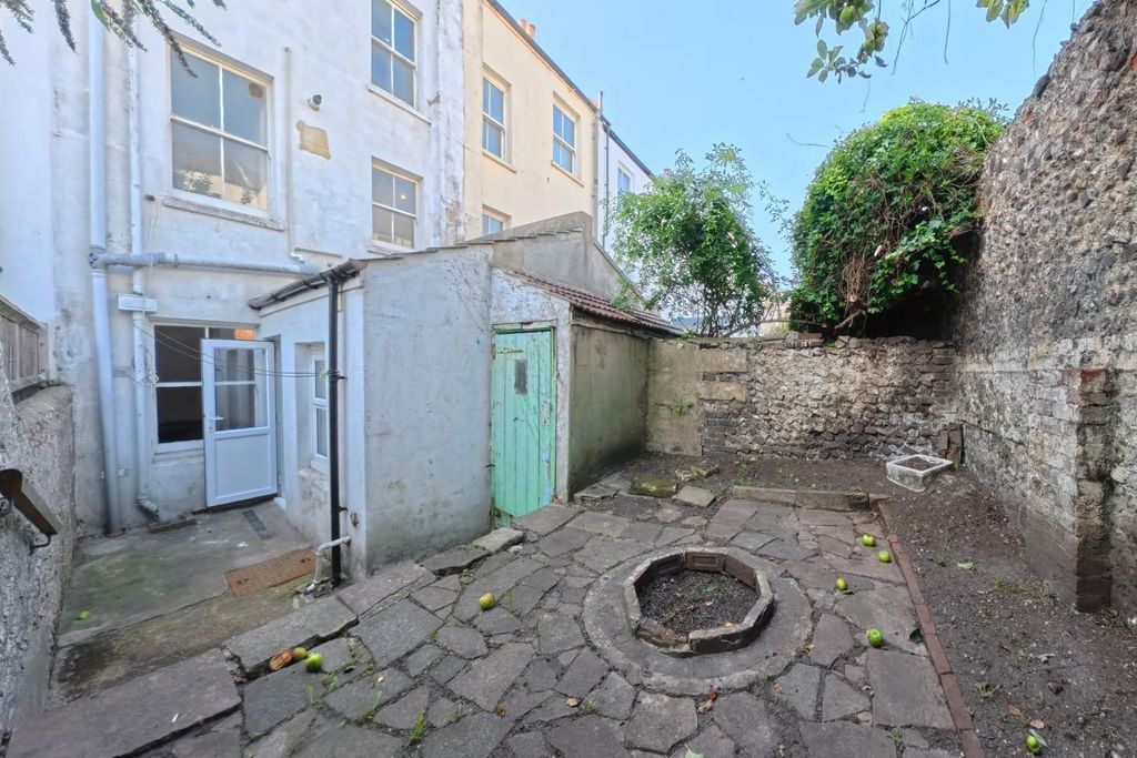 Property photo 2 of 9 Garden.Jpg