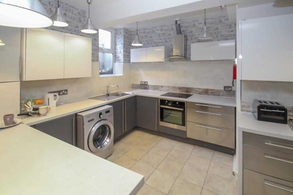 Property photo 2 of 16 Img_1437_30_Large.Jpeg