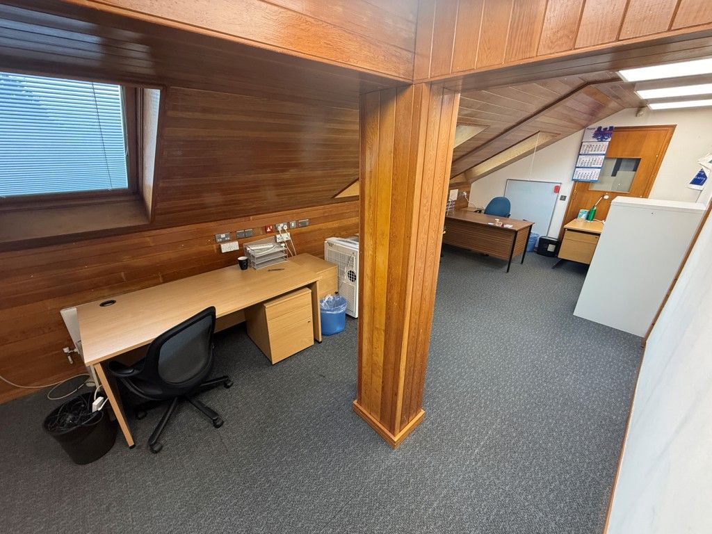 Property photo 3 of 8 Photo 8