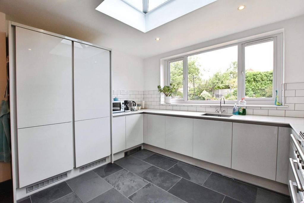 Property photo 2 of 34 Kitchen