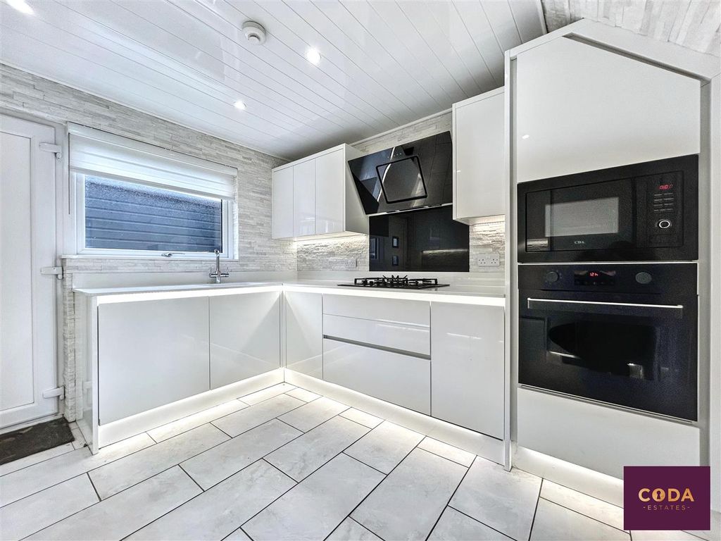 Property photo 2 of 17 Img_4082.Jpg