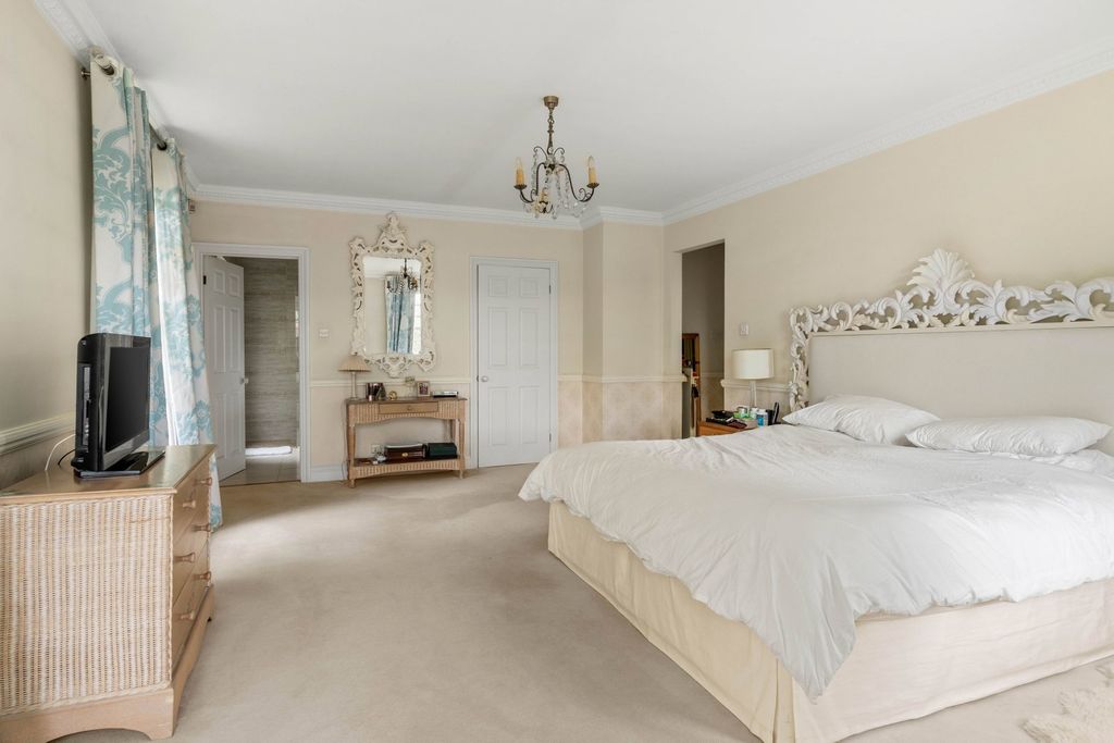 Additional image 40 of 6 bed detached house for saleGreenway, Hutton Mount, Brentwood CM13