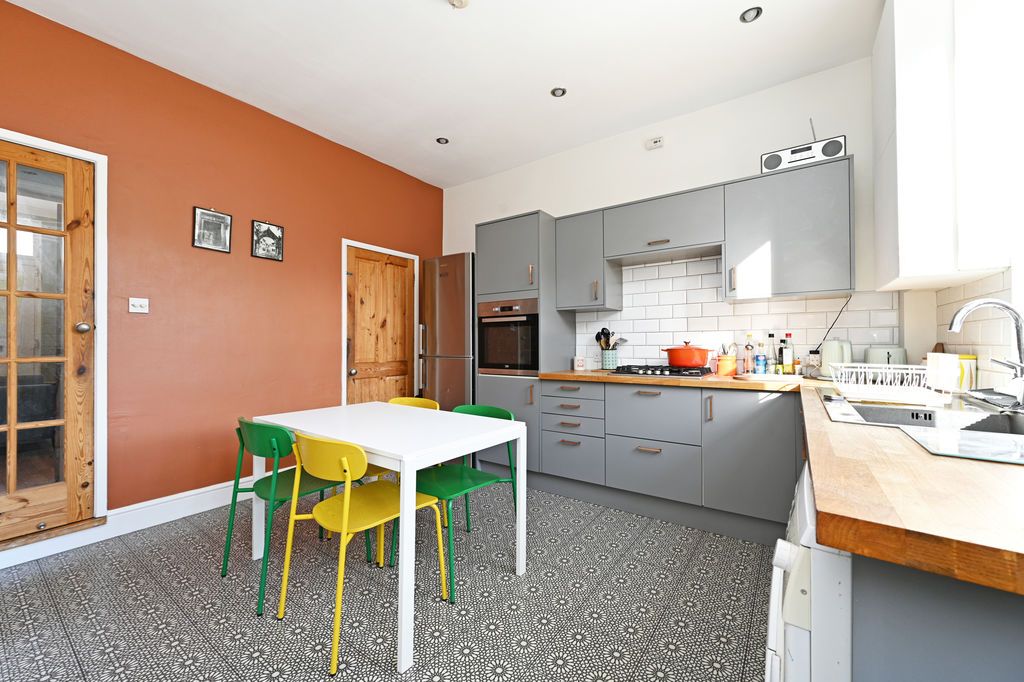 Property photo 1 of 25 Dining / Kitchen