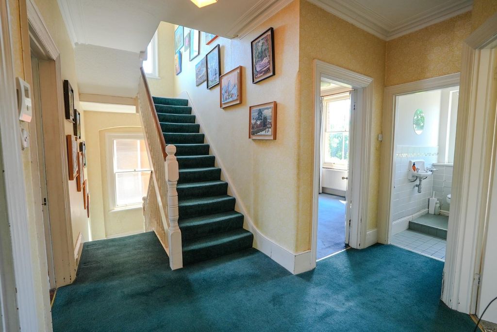 Property photo 3 of 25