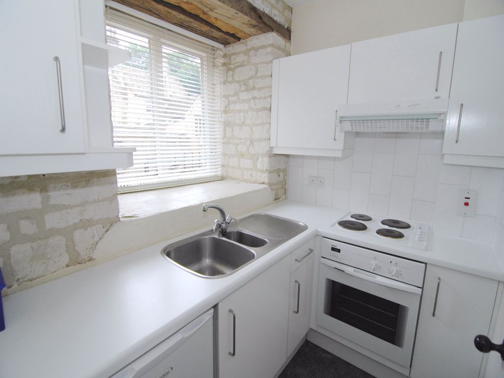 Property photo 3 of 12 Photograph 6