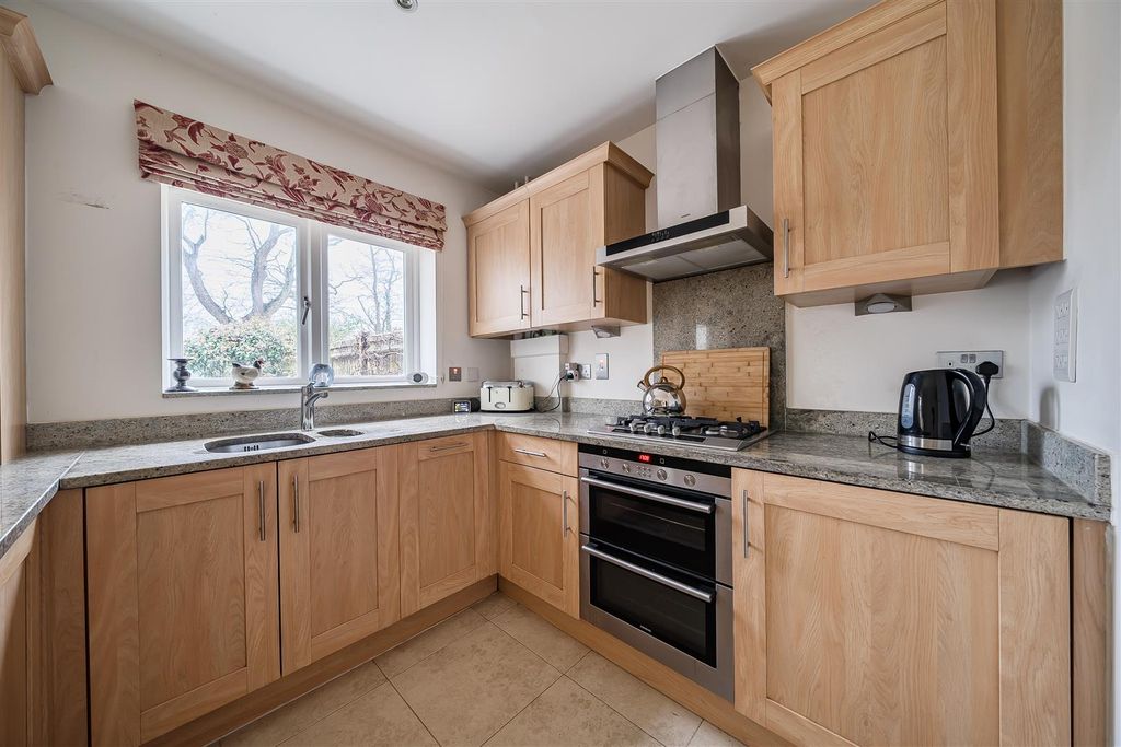 Property photo 2 of 10 Kitchen.Jpg