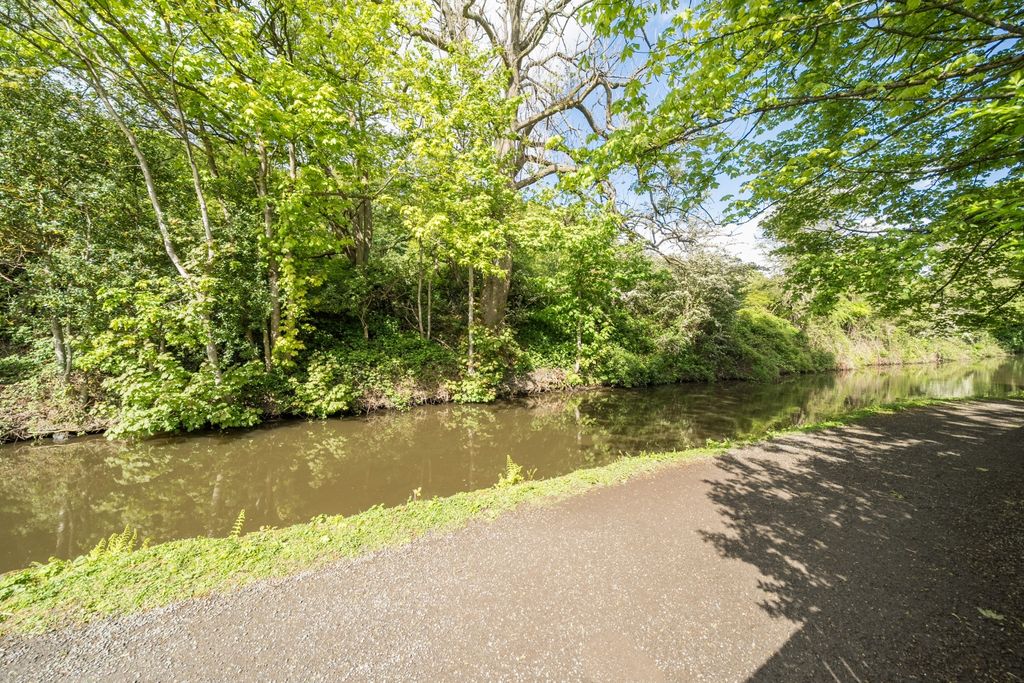 Property photo 1 of 9 1463507-20-6A05E60B5220E