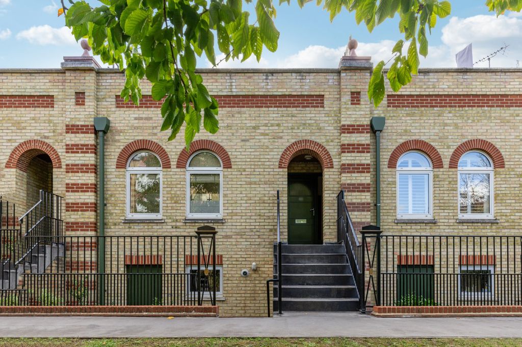 Property photo 3 of 16