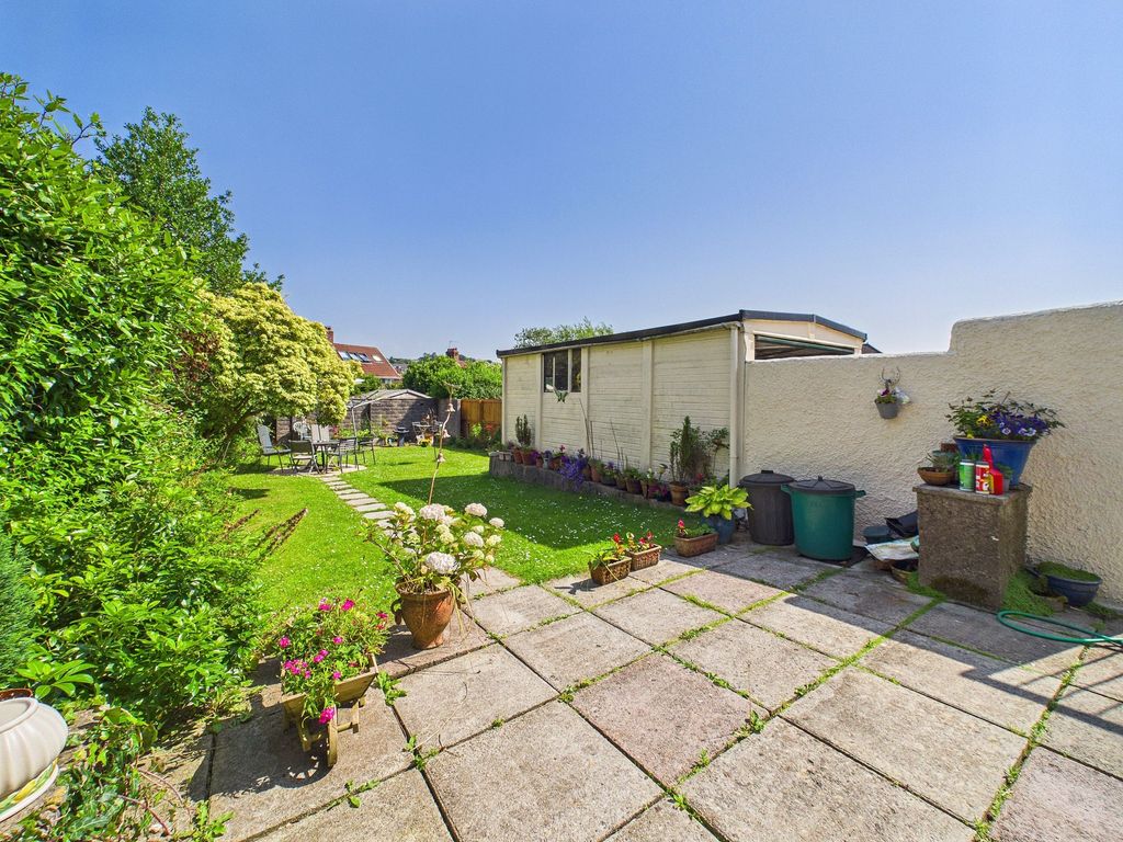Property photo 3 of 37