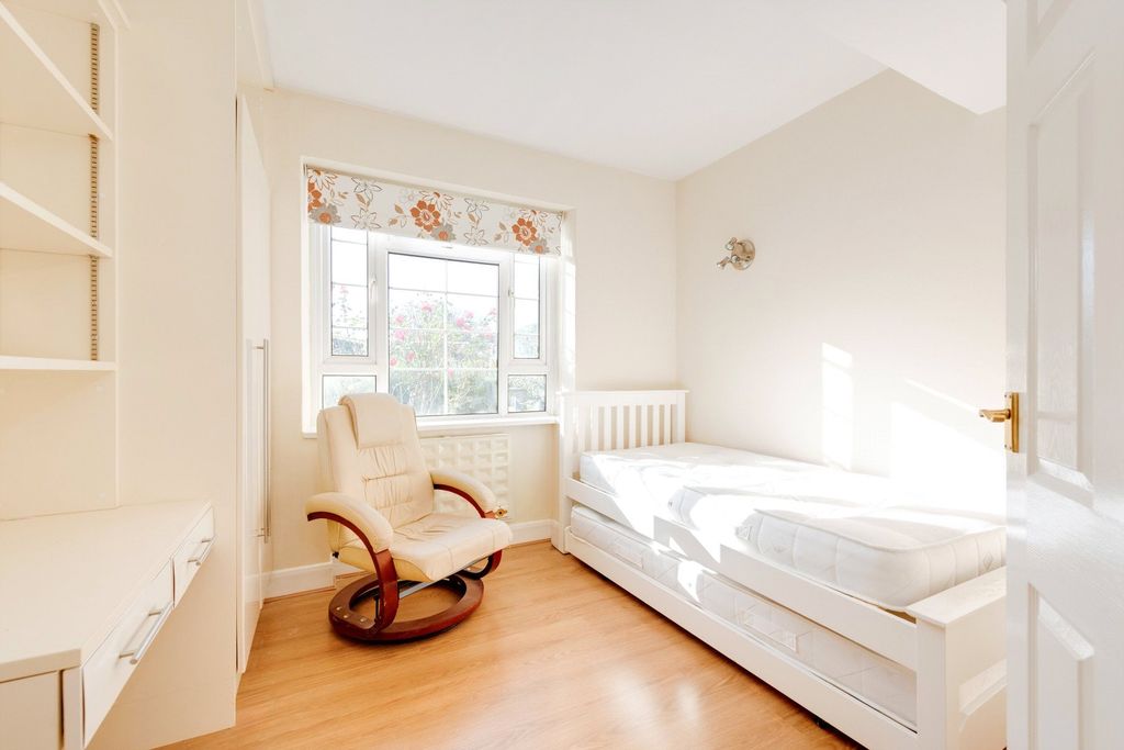 Property photo 3 of 5 Picture No. 03