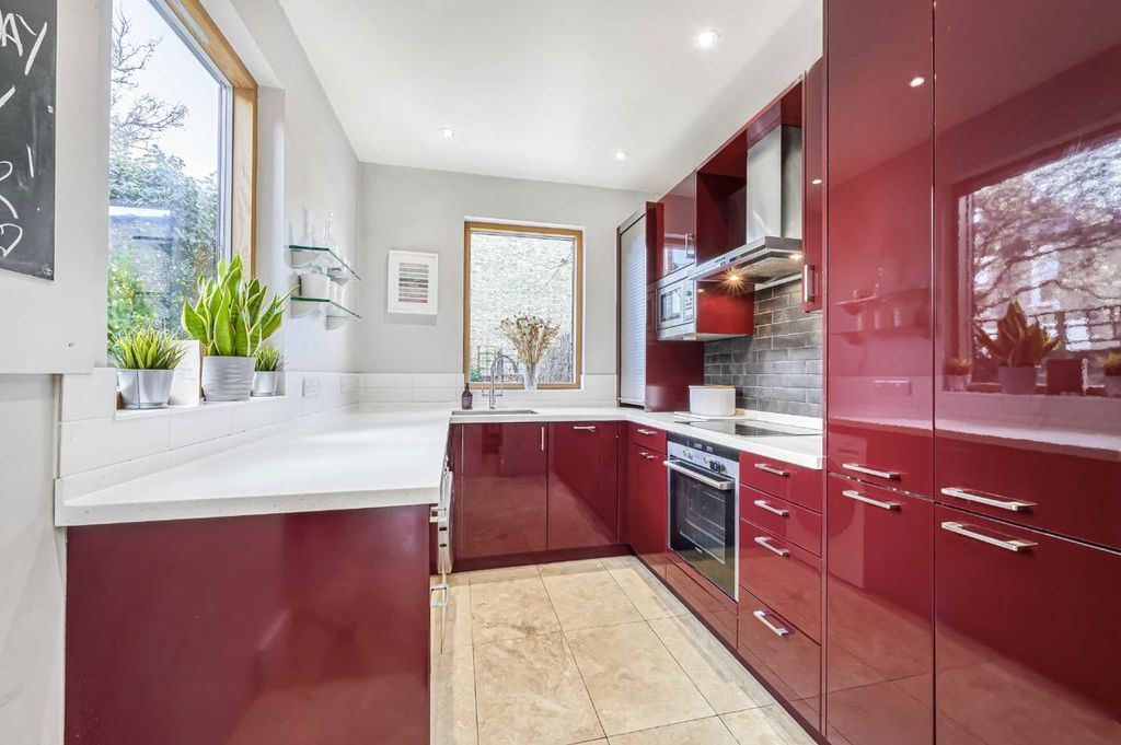 Property photo 3 of 16