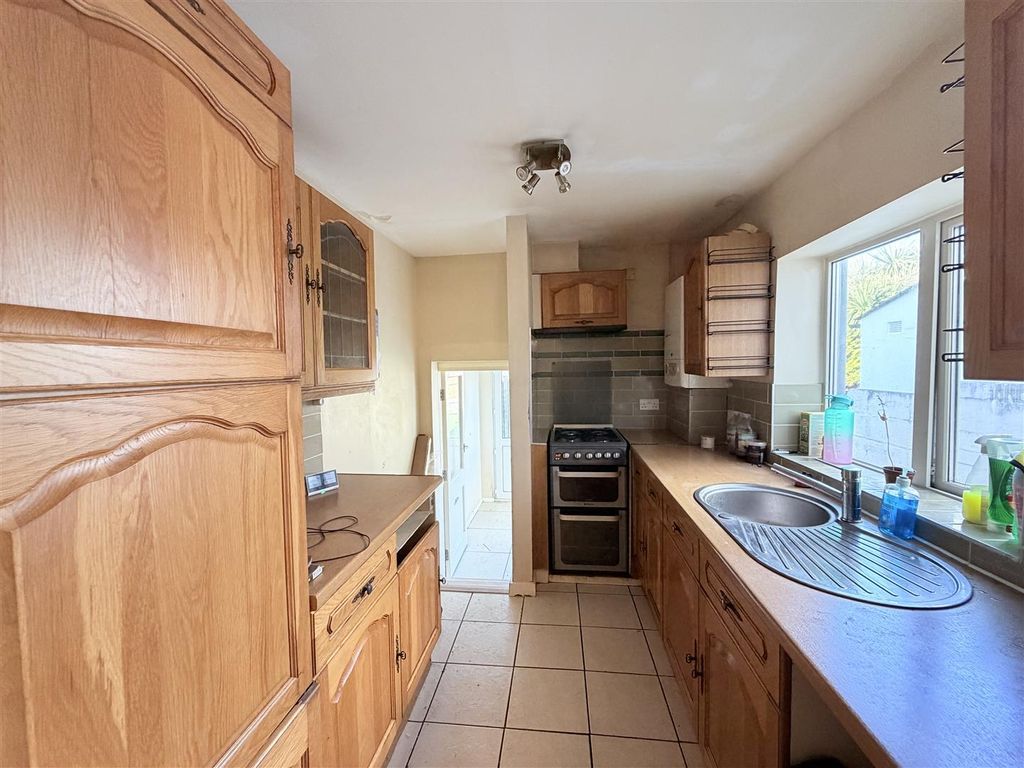 Property photo 2 of 8