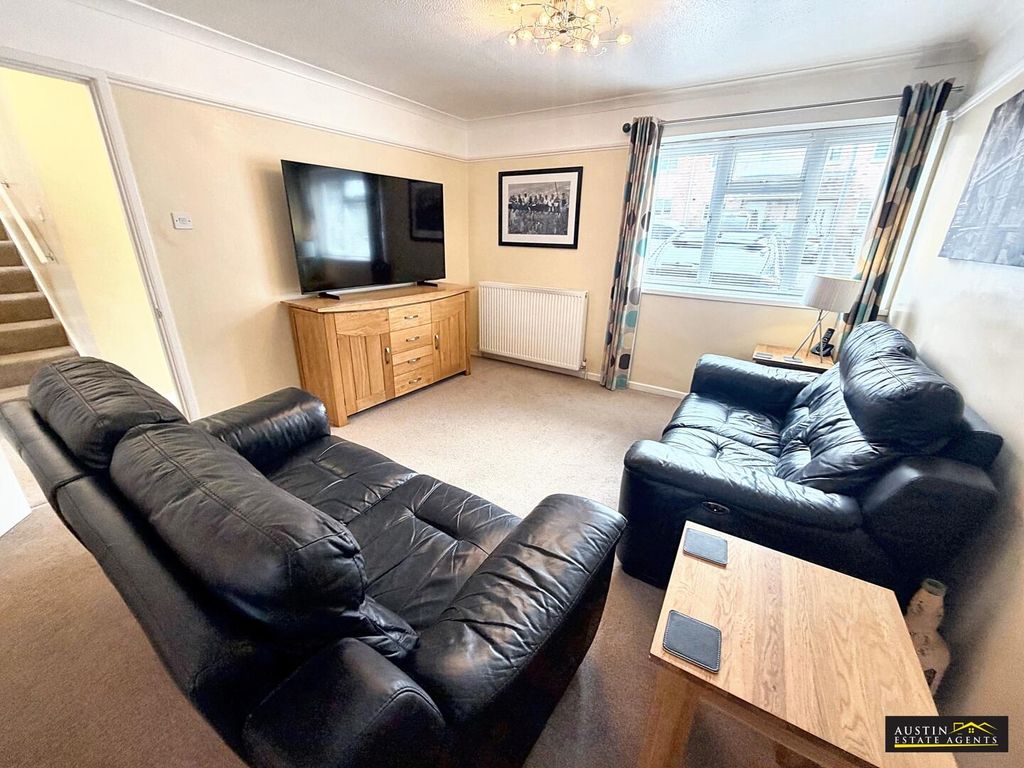 Property photo 3 of 16 Living Room