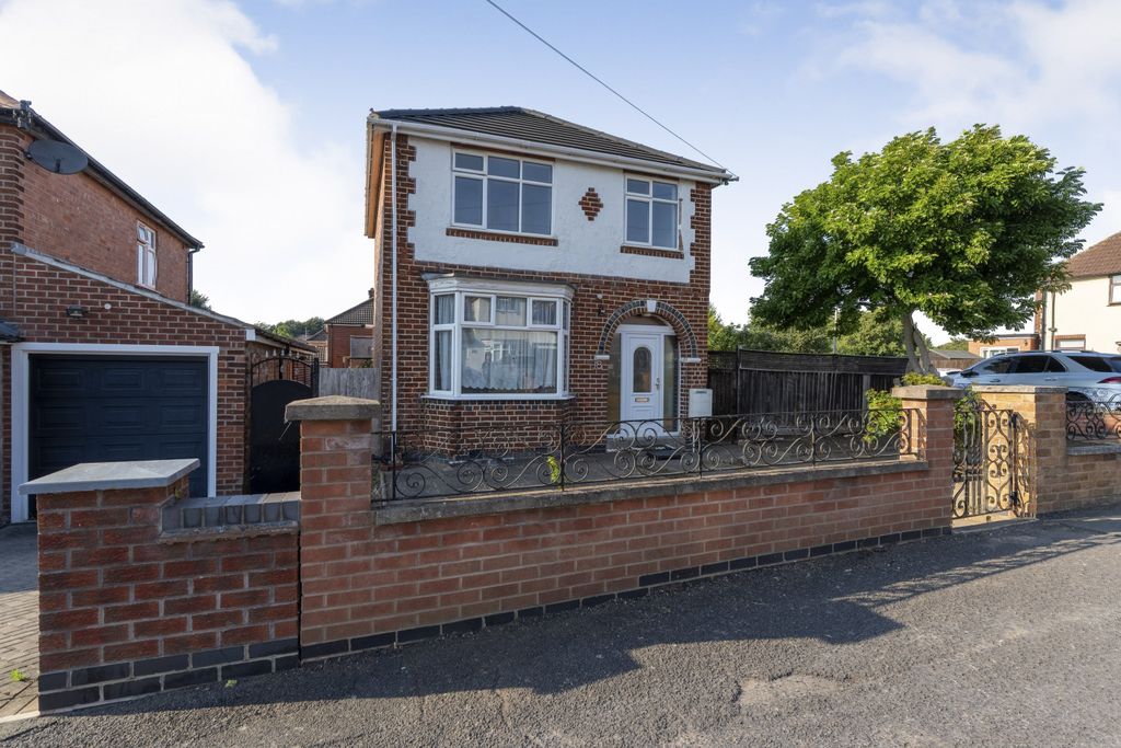 Property photo 2 of 26