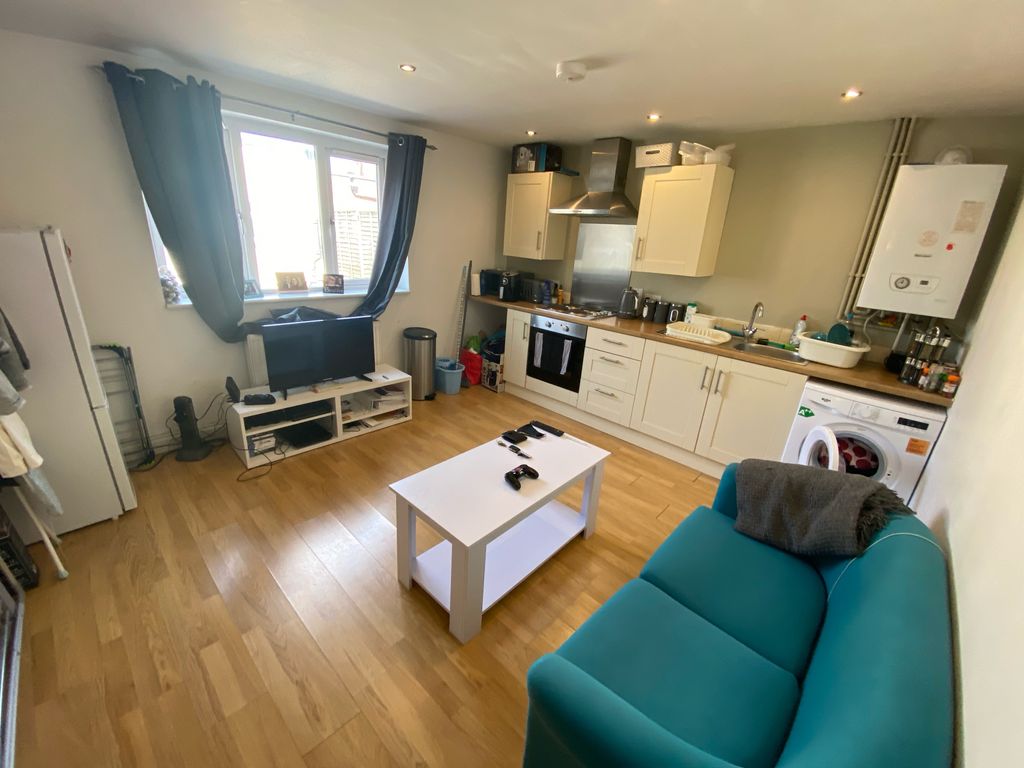 Property photo 1 of 3