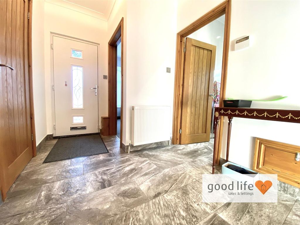 Property photo 3 of 16 20250118_111913077_Ios5Barnespark.Jpg