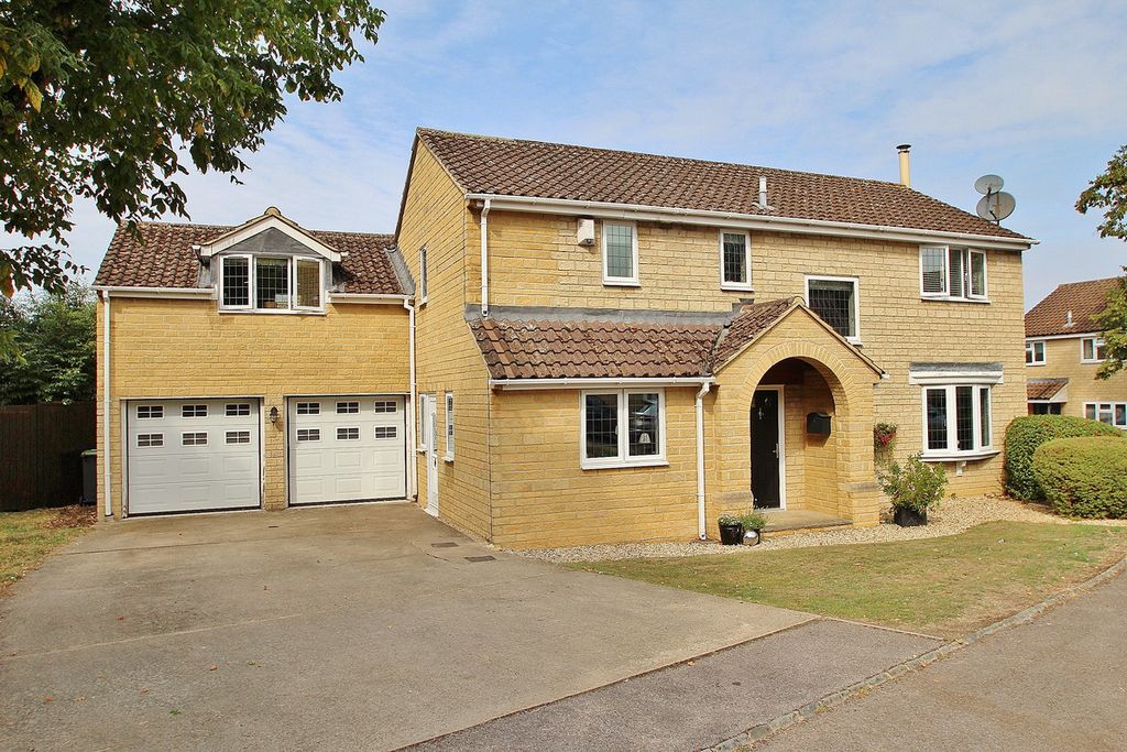 Property photo 1 of 23