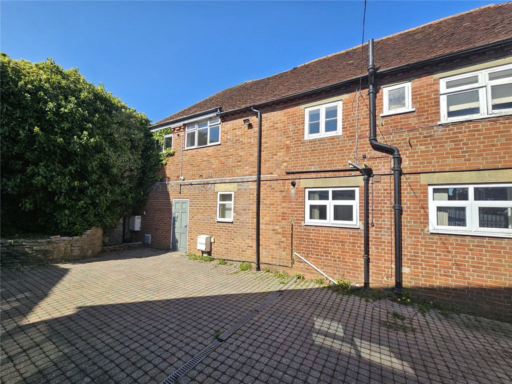 Property photo 2 of 7 Picture No. 14