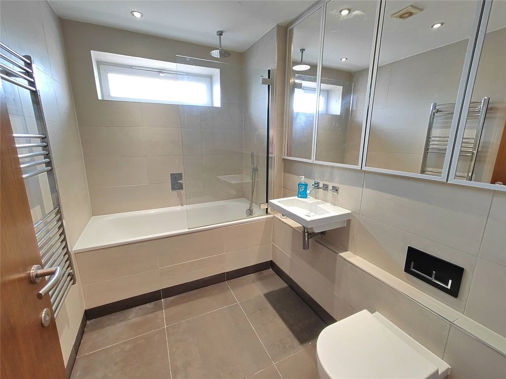 Property photo 3 of 17 Picture No. 33