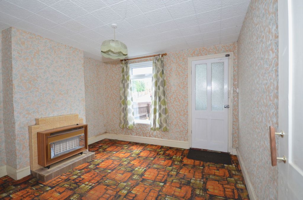 Property photo 2 of 14