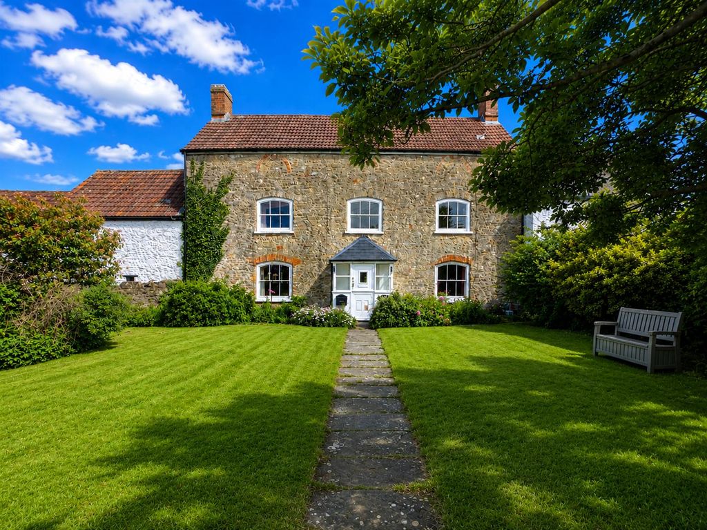 Property photo 1 of 26 Great House Farm
