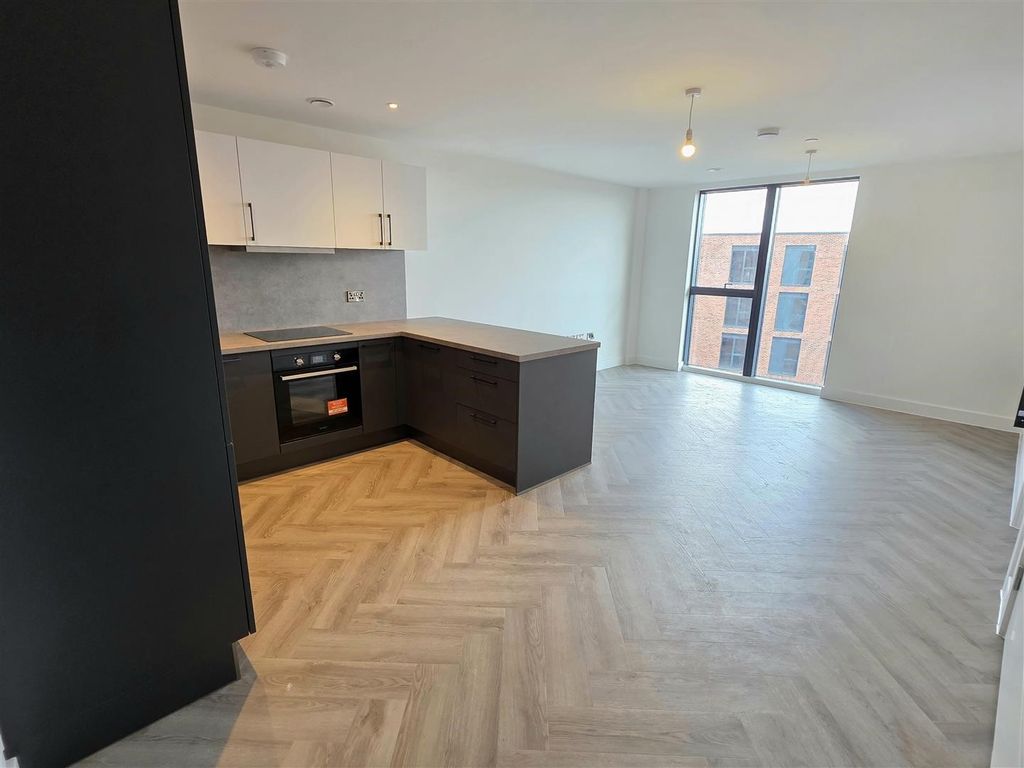 Property photo 1 of 7 Kitchen