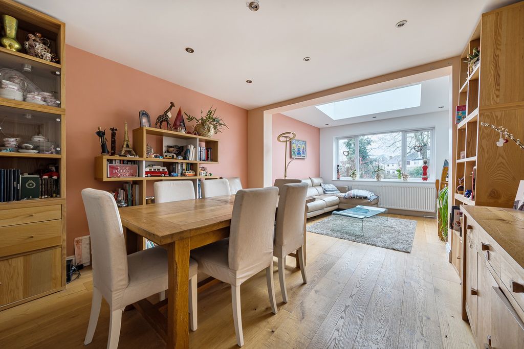 Property photo 3 of 20