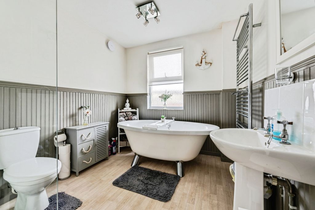 Property photo 2 of 20 Pbox-Img.Jpg