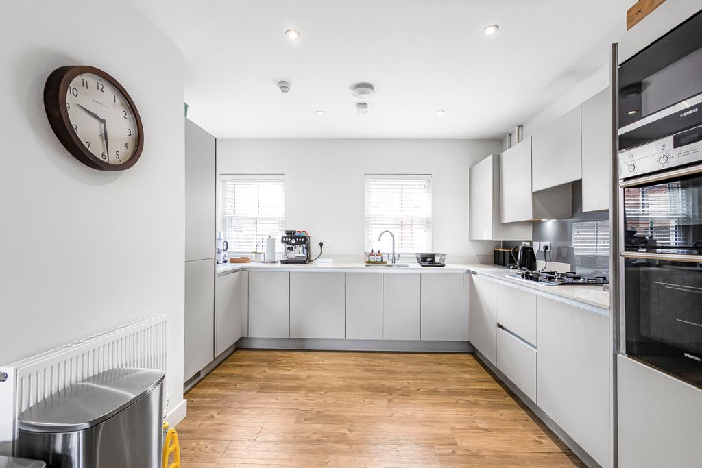 Property photo 3 of 30