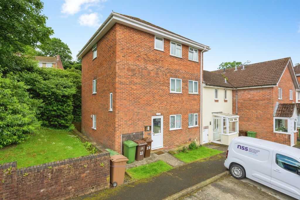 Property photo 1 of 18