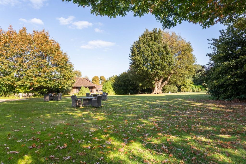 Property photo 3 of 18 Rayner Court-19.Jpg