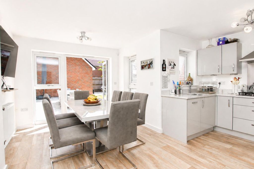 Property photo 3 of 19 Kitchen/ Diner