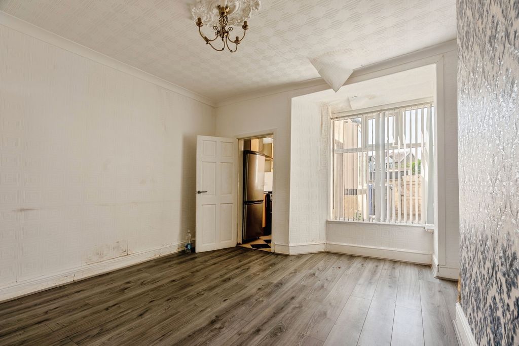 Property photo 2 of 15 Photo