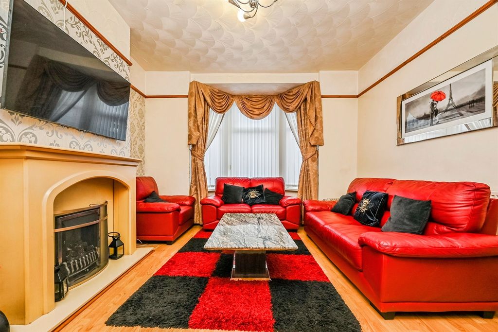 Property photo 2 of 10