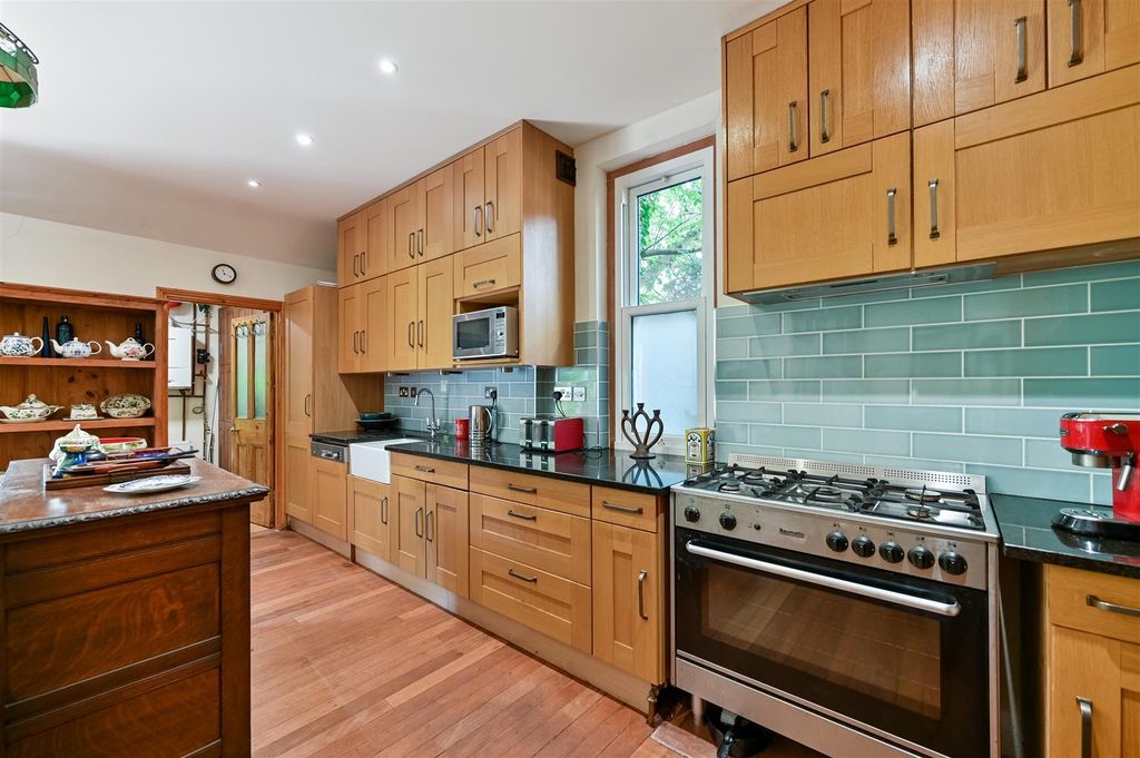 Property photo 2 of 15