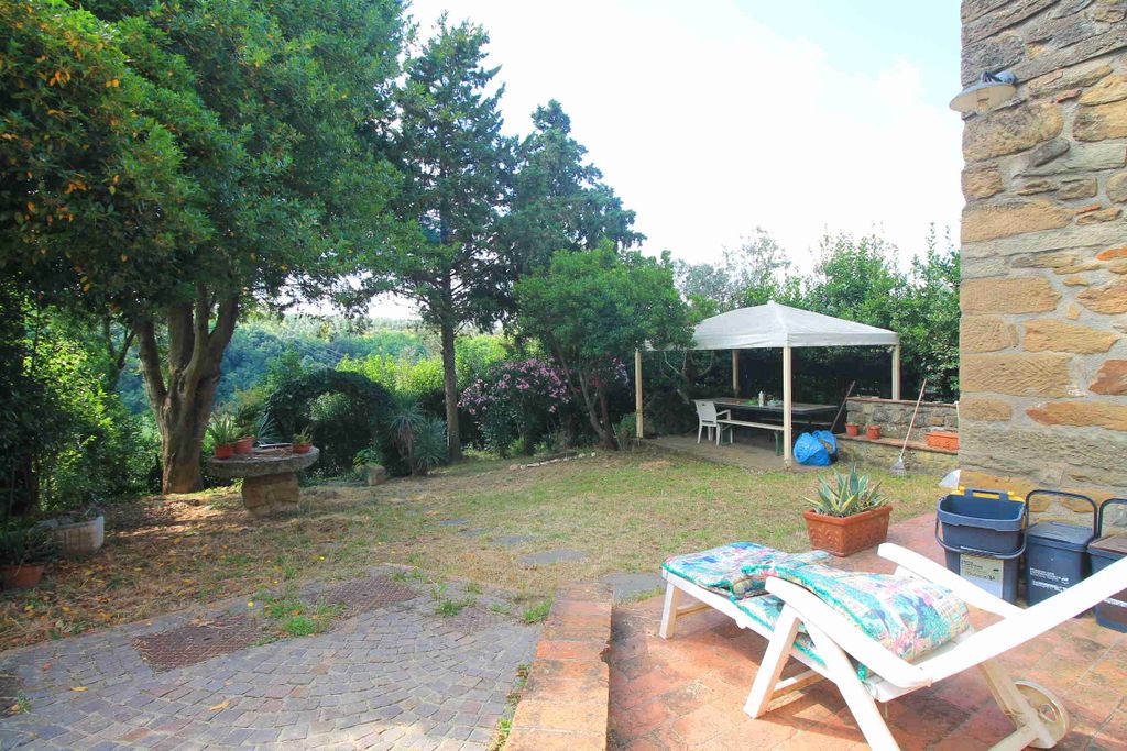 Property photo 2 of 12