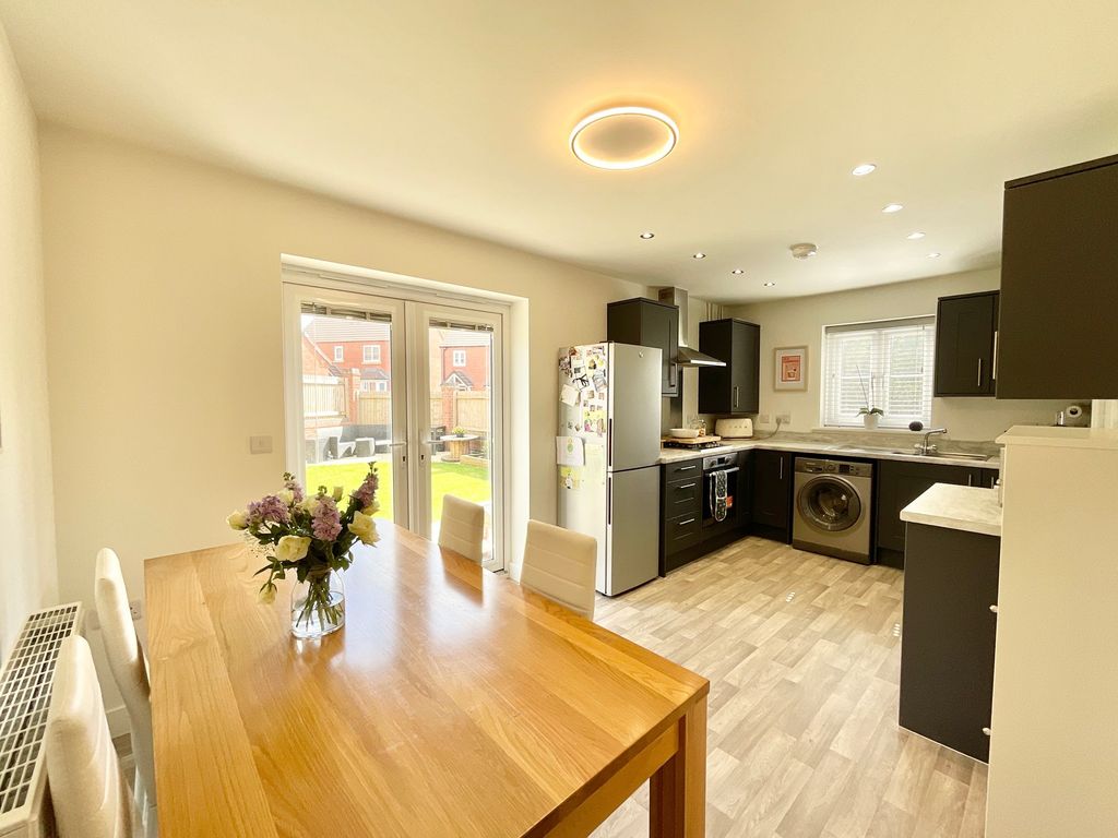 Property photo 3 of 28