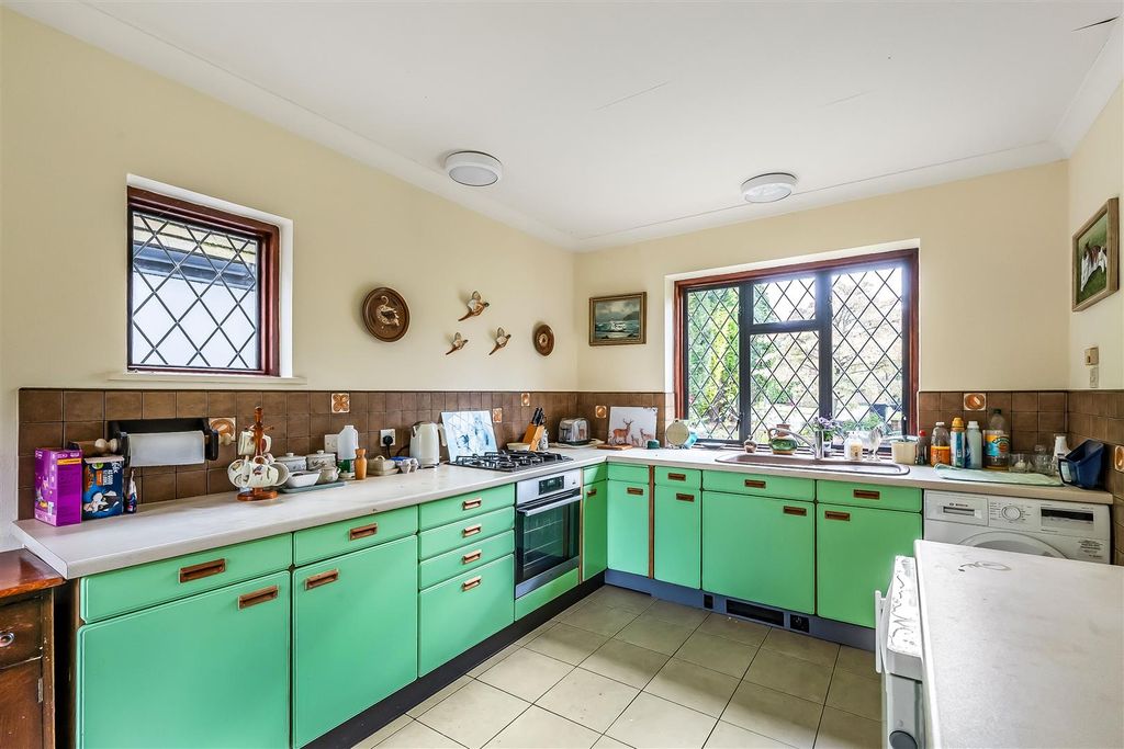 Property photo 3 of 15 83-West-Farm-Avenue-10.Jpg