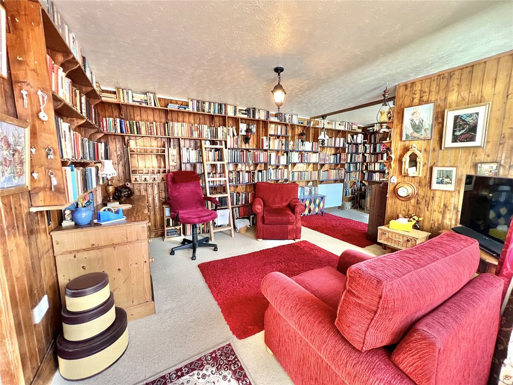 Property photo 3 of 15 Picture No. 08