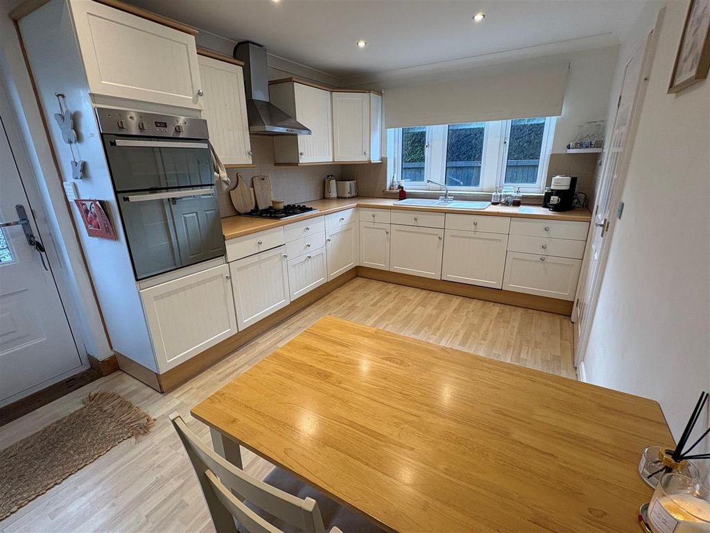 Property photo 3 of 24