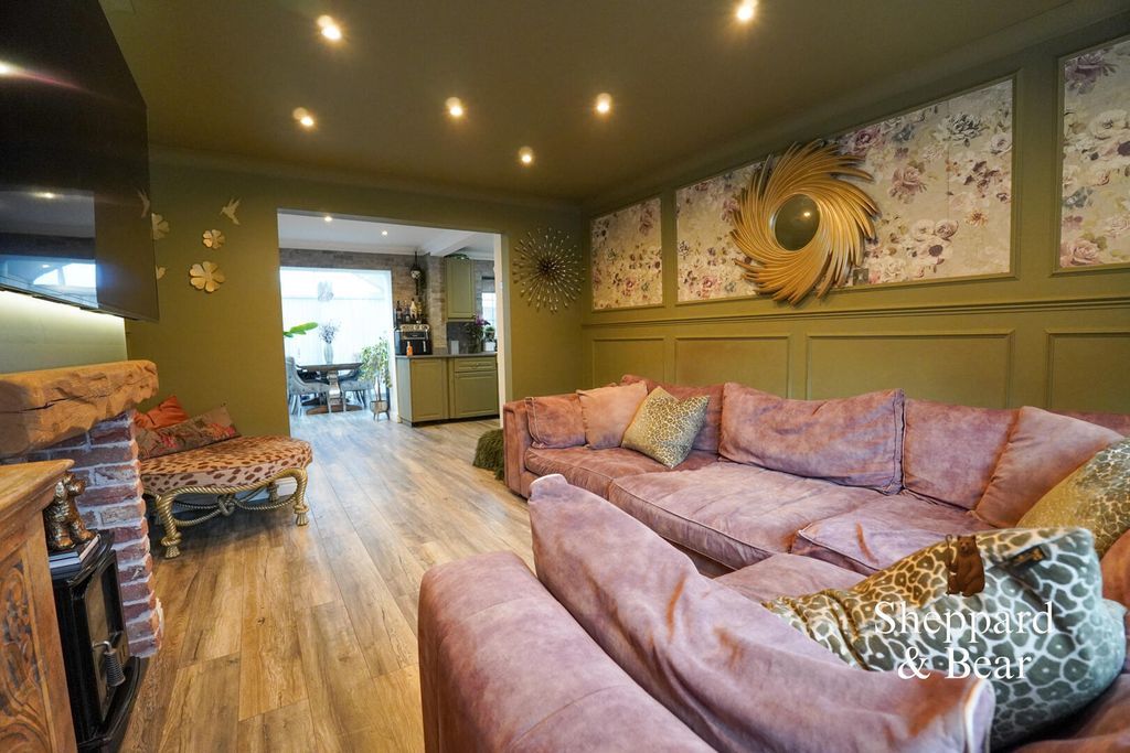 Property photo 3 of 38 Living Room