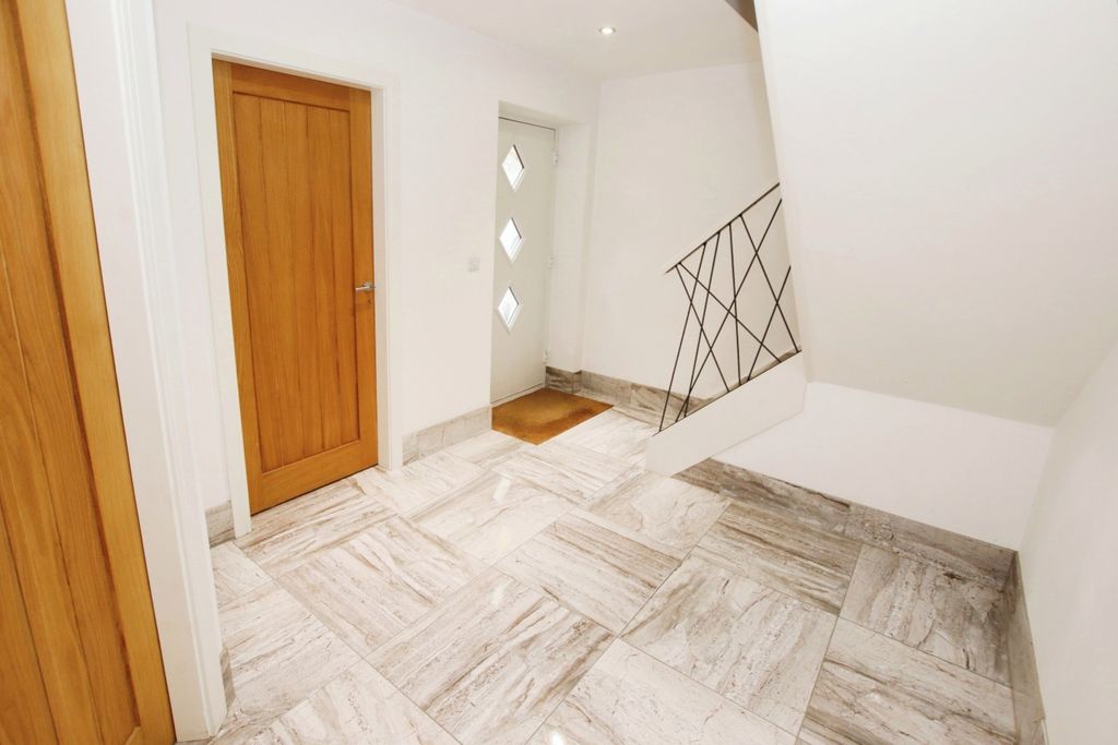 Property photo 3 of 31 4357542