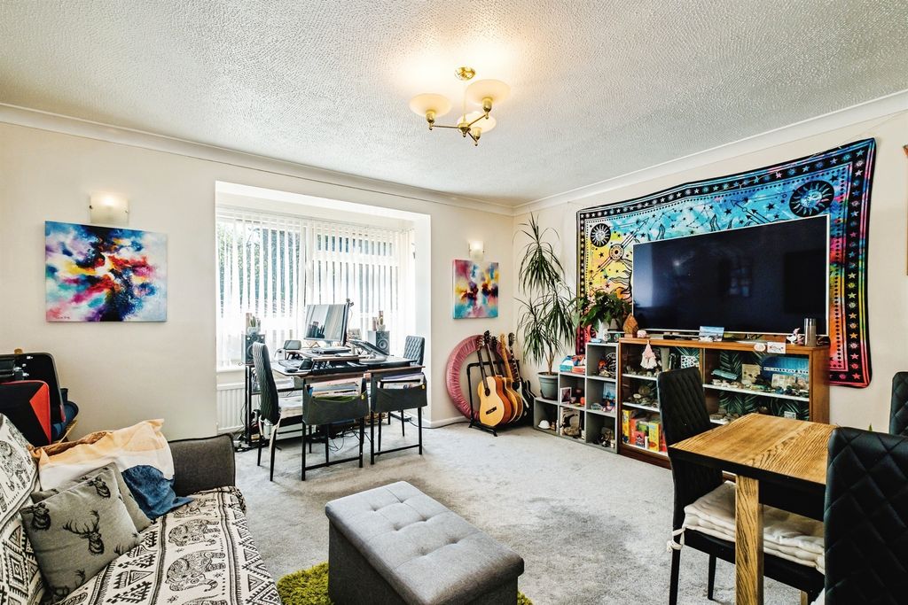 Property photo 3 of 19