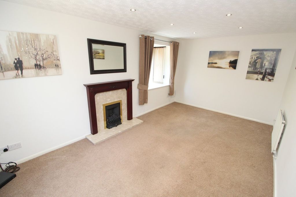 Property photo 3 of 20