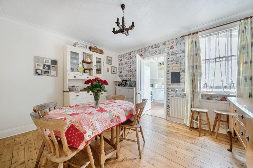 Property photo 3 of 16 Dining Area