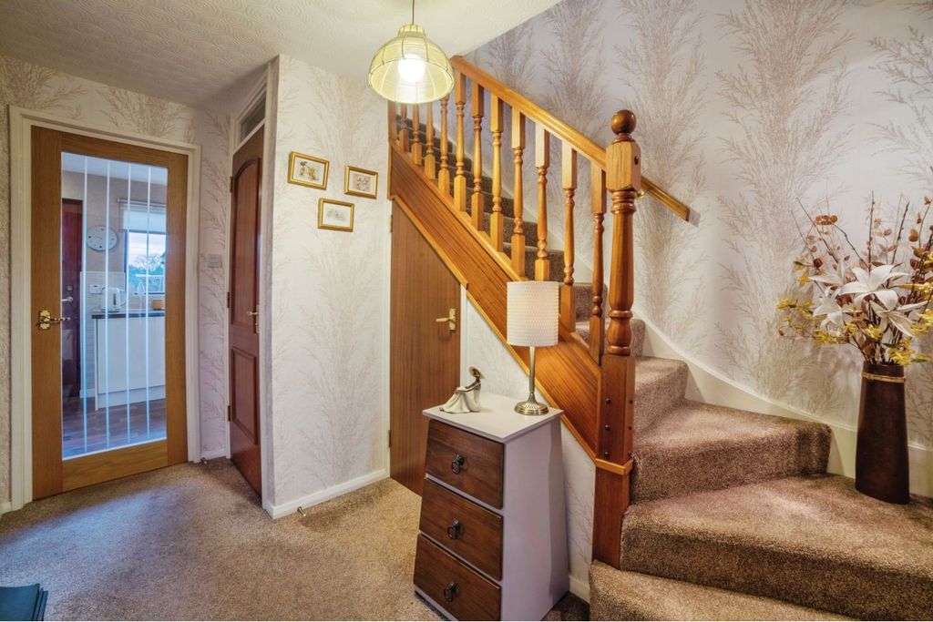 Property photo 3 of 19 Hallway