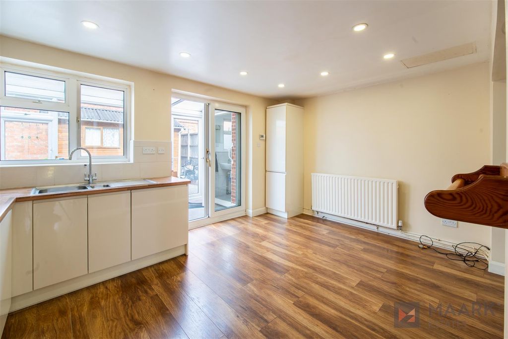 Property photo 3 of 28 15 Hunter Road-12.Jpg