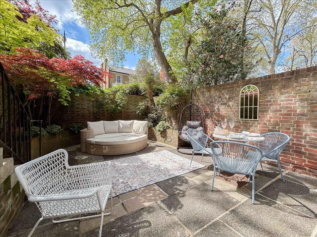 Property photo 2 of 72