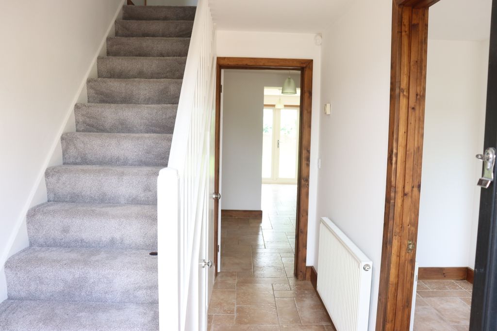 Property photo 2 of 25