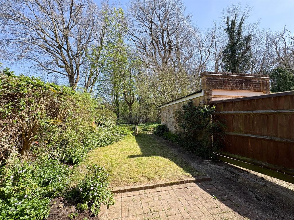 Property photo 3 of 17 Garden-1-2.Jpg